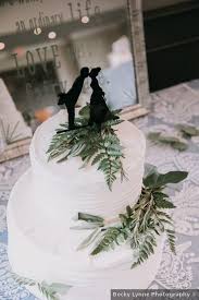 Wedding Cake Ideas Simple Traditional White Greenery Cake Topper Kiss Two Tier Becky Lynne Photo In 2020 Groom Wedding Cakes Simple Wedding Cake Wedding Cakes