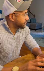 David is holding a Round Table discussion. He's in need of a few Good Men.  He's trying to recruit a few skilled workers. Unfortunately I think he came  to the wrong place.