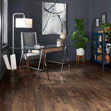 Pergo Outlast Somerton Auburn Hickory 10mm Thick X 7 1 2 In Wide X 47 1 4 In Length Laminate Flooring 5 In 2020 Pergo Outlast Pergo Flooring Wood Laminate Flooring