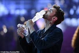 Duncan laurence is a dutch singer and songwriter who caught the spotlight after he won the duncan laurence bio. Fdl Wsogcosrqm