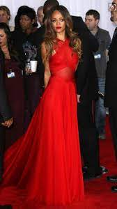 Robe maxi en mousseline sans manches avec ceinture. Robe Rouge Robe De Bal Robe De Bal En Mousseline Robe De Bal Rouge