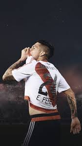 Desde hace un tiempo, enzo pérez fue ganándose un lugar en la mitad de la cancha como volante claro, cuando llegó a river en 2017 pasó a la derecha, como en su época en estudiantes, y luego. Enzo Perez El Jugador El Hincha Fotos De River Club Atletico River Plate Imagenes De River Plate