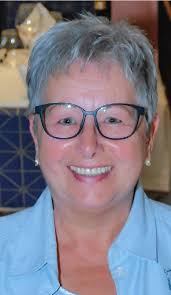 Gerda Müller ist unsere Spitzenkandidatin für die Bezirksvertretungswahl.  Unsere Gerda ist im Bezirk aufgewachsen und erfuhr so seine Entwicklung.  Sie lernte bereits mit 10 Jahren das Pendlerleben kennen. Ab 1970 arbeitete  sie