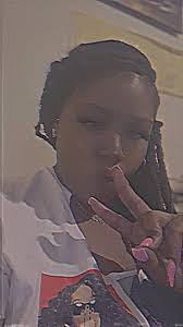 Ebony Boswell's Instagram, Twitter & Facebook