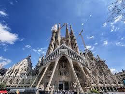 Barcellona è la vetrina delle ultime novità in fatto di moda. Visitare Barcellona In Un Giorno Itinerario E Curiosita Patatofriendly