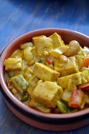 Curry De Tofu Poivrons A L Indienne Pour 3 4 Personnes Ingredients Recette Tofu Recette Plat Vegetarien