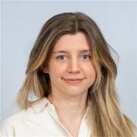 Diana Moll's Instagram, Twitter & Facebook