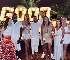 Vinícius júnior statistik dan statistik karier, penilaian pemain, heatmap dan cuplikan video goal mungkin tersedia di sofascore untuk vinícius júnior dan real madrid pertandingan. Veja Como Os Jogadores Passaram A Virada De Ano Ao Redor Do Mundo Gazeta Esportiva