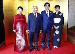 Jun 28, 2021 · chủ tịch nước nguyễn xuân phúc và tổng bí thư ban chấp hành trung ương đảng nhân dân cách mạng lào, chủ tịch nước cộng hòa dân chủ nhân dân lào thongloun sisoulith duyệt đội danh dự quân đội nhân dân việt nam tại lễ đón. Viá»‡t Nam Coi Trá»ng Quan Há»‡ Ä'á»'i Tac Chiáº¿n LÆ°á»£c Sau Rá»™ng Viá»‡t Nam Nháº­t Báº£n Baotintuc Vn