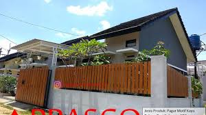 Hal ini menciptakan kesan alami yang kuat. Pagar Minimalis Klasik Kayu Motif Kayu Besi Galvanis Di Ciherang Bogor Jual Kanopi Tralis