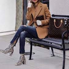Mais maintenant je réfléchis avec quoi les porter, dans une tenue rock ou casual. Epingle Sur Python
