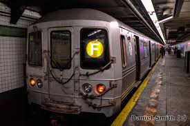 The train comes in two versions: R46 F Train At 23rd Street Daniel The Cool Nyc Website
