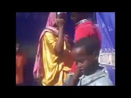 Siil iyo gus futo ayay dadkii ku waasheen bisinka daawo adiga wax arki doone.mp3. Jaam Niiko Wiil Iyo Gabar Dabada Ka Wasayo