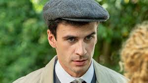 Quién es Alejandro Vergara, el actor que hace de Abel Bueno en La promesa:  biografía, carrera y fotos