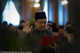 10 ahli mesyuarat kerajaan negeri (exco) perak di bawah pentadbiran menteri besar, datuk seri doktor zambry abd kadir selesai mengangkat sumpah dan menerima watikah perlantikan bagi tahun ketiga. Senarai Menteri Besar Kelantan Timbalan Menteri Besar Dan Exco Kerajaan Negeri Kelantan Berita Parti Islam Se Malaysia Pas
