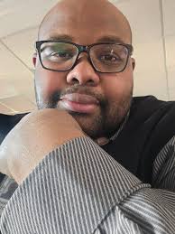 Hello all! I just discovered a passion for flying and want to do it  professionally, unfortunately I don't know anything about it. I would like  to fly helicopters professionally and planes recreationally.