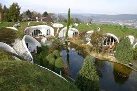 Maisons Insolites Et Originales Maisons Insolites Maison Ecologique Maisons Souterraines