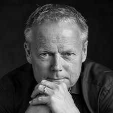 3e generatie Peter Melman viert samen met zijn team het 95 jaar jubileum.  Waar ooit Opa Melman begon in het oude Gemeentehuis van Sassenheim loop je  nog steeds binnen in een prachtige