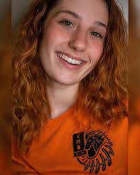 Rachel Elizabeth Dare: my curly red headed queen 🧡 The other day I did a  little bit of a goodbye photoshoot for my red hair. I've since dyed it, but  you'll have