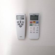 セリア 賃貸ok 壁にスッキリ収納できるリモコンフック インテリア 収納 収納 アイデア 壁