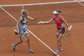 Barbora strýcová slaví postup do wimbledonského finále. Galerie Parada Siniakova A Krejcikova Ovladly Finale A Maji Grandslamovy Titul Foto 9 Isport Cz