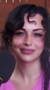 Lisa Vandyke's Instagram, Twitter & Facebook