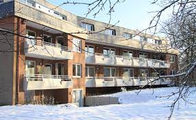 Es befindet sich an der südlichen stadtgrenze der schlossstadt ahrensburg. Service Wohnen Tobias Haus