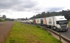 Desde o final de outubro de 2015, está circulando na internet a informação de que haverá uma greve. Greve De Caminhoneiros No Oeste De Santa Catarina Entra No Quinto Dia E Nao Tem Data Para Terminar Nd