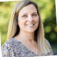 April Compton's Instagram, Twitter & Facebook