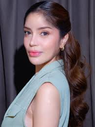 Our Gorgeous Bride for today 💄💋 Yvone Azarcon in Beautify By Hailey ✨  Hair @ariana_hairdoo Airbrush Make Up By yourstruly . Beautify By Hailey  💄💋 #MUA #MakeUpArtist #MetroManilaMakeUpArtist #ManilaMUA  #MakeUpArtistPhilippines #BeautifyByHailey ...