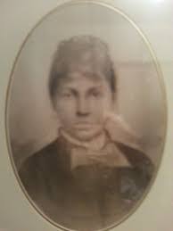 Henrietta Walker's Instagram, Twitter & Facebook