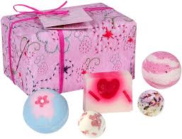 Amazon gift card generator is simple online utility tool by using you can create n number of amazon gift voucher codes for amount $5, $25 and $100. Bomb Cosmetics Pretty In Pink Handmade Wrapped Bath Body Gift Pack Contains 5 Pieces 480 G Amazon Co Uk Beauty