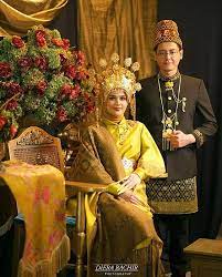 Apbd 2006 memberikan alokasi belanja publik rp 1.577.946.416.580 (71,59%), sedangkan belanja aparatur rp 626.138.312.420 (28,41%). Unik Inilah Pakaian Adat Tradisional Di Indonesia Indozone Id Line Today