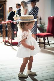 Y, aunque hay que seguir las normas de etiqueta que dicte la invitación, no hay que olvidar que cada cuerpo es diferente y que a cada tipo de hombre le sienta. Los Pajes De Boda Mas Guapos Del Mundo Blog Yosiquese