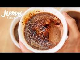 Recette De La Creme Brulee Chocolat Noisette Facile Hervecuisine Com Recette De Creme Brulee Dessert Recettes Sucrees