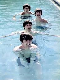 The Beatles Relax Together In A Pool All Smiling In 1964 Click On Pic To See A Full Screen Pic In A Better Look The Beatles Beatles Pictures Beatles Photos