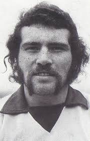 eyrsie على X: "Big Bernie Wright six foot two eyes of blue he's after you  How to have a player of his mould in today's game.#wfcgreatpast#  https://t.co/jcYfIvCwHH"