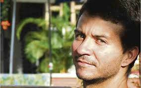 Escribo por insatisfacción”: Andrés Ballesteros