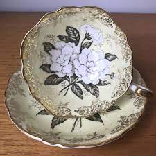 Paragon Tea Cup And Saucer Large White Gardenia Flower Yellow Etsy Paragon Tea Cup Tea Cups Yellow Tea Cups