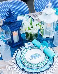 You've decided to host a dinner party, but where to start? Tips For Hosting A Stylish Last Minute Backyard Dinner Party
