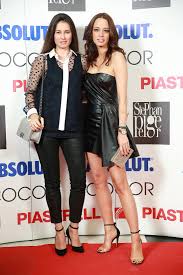 Like most celebrities, roxana voloseniuc tries to keep her roxana voloseniuc was born on a saturday, july 19, 1975 in romania. Wow Biz Iulia Albu