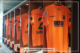 Aytemiz alanyaspor yeni formalarını mücadelemize yeni sezon formalarımızla devam ediyoruz. yazarak görücüye çıkardı. Aytemiz Alanyaspor On Twitter Soyunma Odamiz Hazir Antalyaspor Karsisina Turuncu Forma Ile Cikacagiz