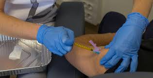 La siguiente en llegar será la vacuna de janssen, la más cómoda de conservar y la que proporciona una mayor. La Clinica Universidad De Navarra Vacuna Frente Al Covid 19 A Su Primer Voluntario Dentro Del Ensayo Clinico De Janssen