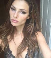 Dayane nasce il 27 febbraio del 1989 a joinville, in brasile, nello stato di santa caterina. Dayane Mello E Fidanzata Eta Figlia Vita Privata Foto