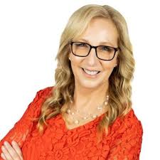 Julie Godwin's Instagram, Twitter & Facebook