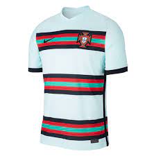 Possui tecnologia que retém o suor, eliminando o calor se ajustando ao corpo, proporcionando conforto nos movimentos. Camisa Selecao Portugal Away 20 21 S N Torcedor Nike Masculina Branco Vermelho Netshoes