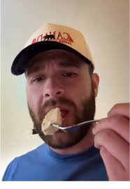 La boîte arrive presque vide: Réflexion sur le chiac