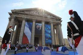 Simone veil is certainly the most deserving woman to be featured at the pantheon, said the other. Holocaust Uberlebende Simone Veil Im Pantheon Beigesetzt