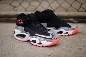 586090 001 Nike Air Griffey Max 1 05 Jpg 1024 683 Nike Nike Air Sneaker Head