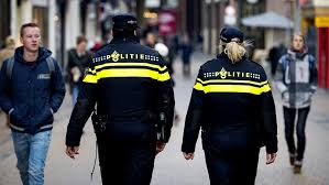 Politieagent salaris, taken, vacatures, opleiding, toekomst & skills. Lekken Bij De Politie Agent Doet Dat Vaak Uit Onoplettendheid Rtl Nieuws